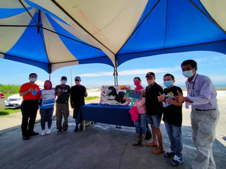 國際鱟保育日 水試所和觀音山中華大悲法藏佛教會合作於澎湖放流逾200隻三棘鱟重返棲息地